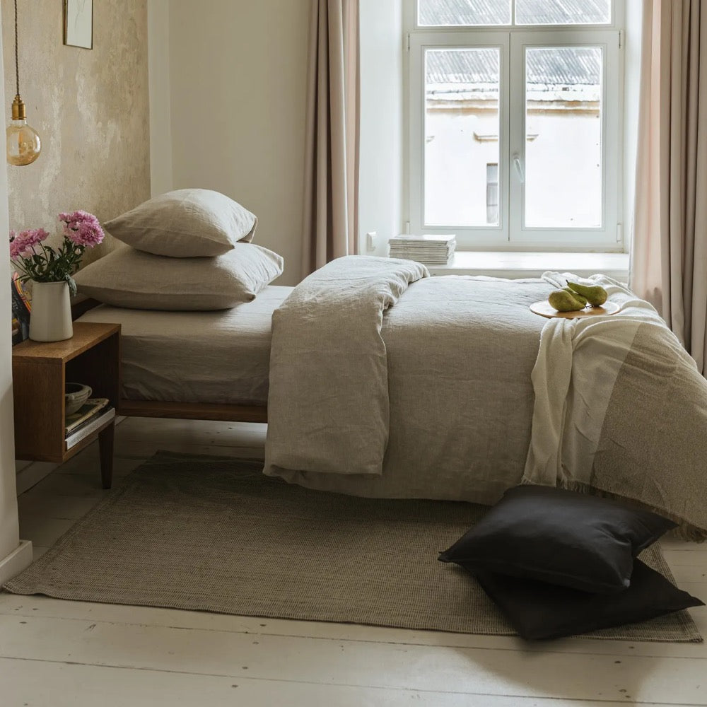 100% natural linen pillowcase, envelope closure linen pillow cover in 20x20, 26x26, 16x16 and other custom sizes, bed linen, cushion case