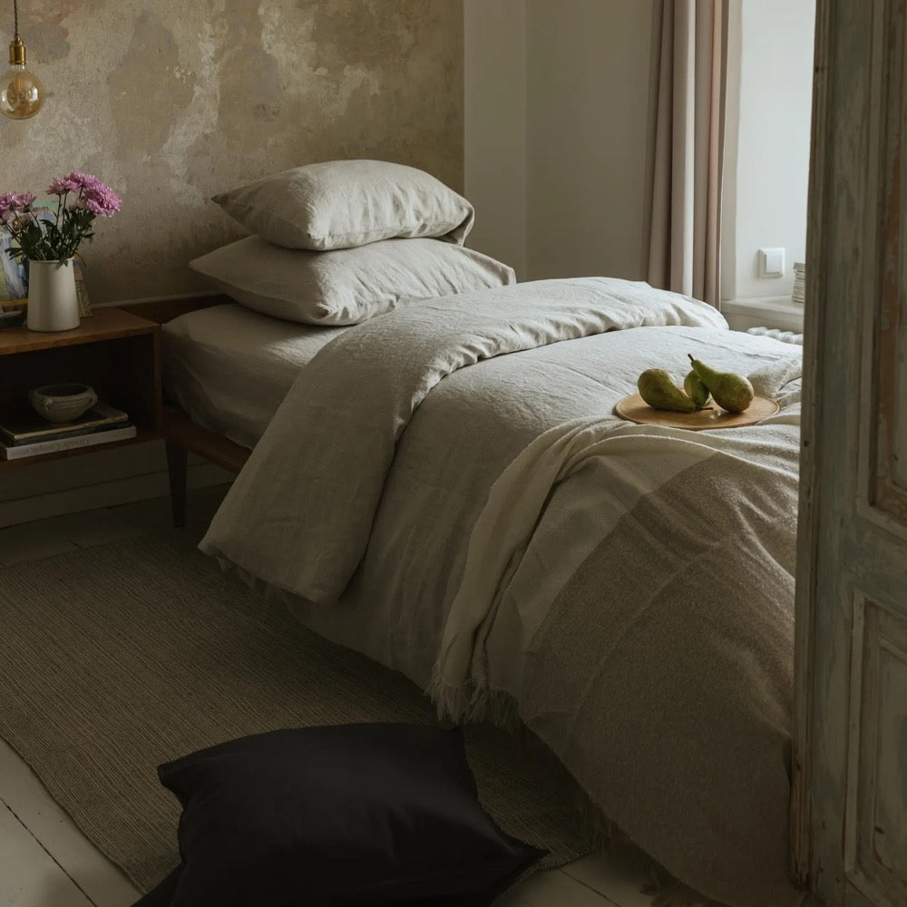 100% natural linen pillowcase, envelope closure linen pillow cover in 20x20, 26x26, 16x16 and other custom sizes, bed linen, cushion case